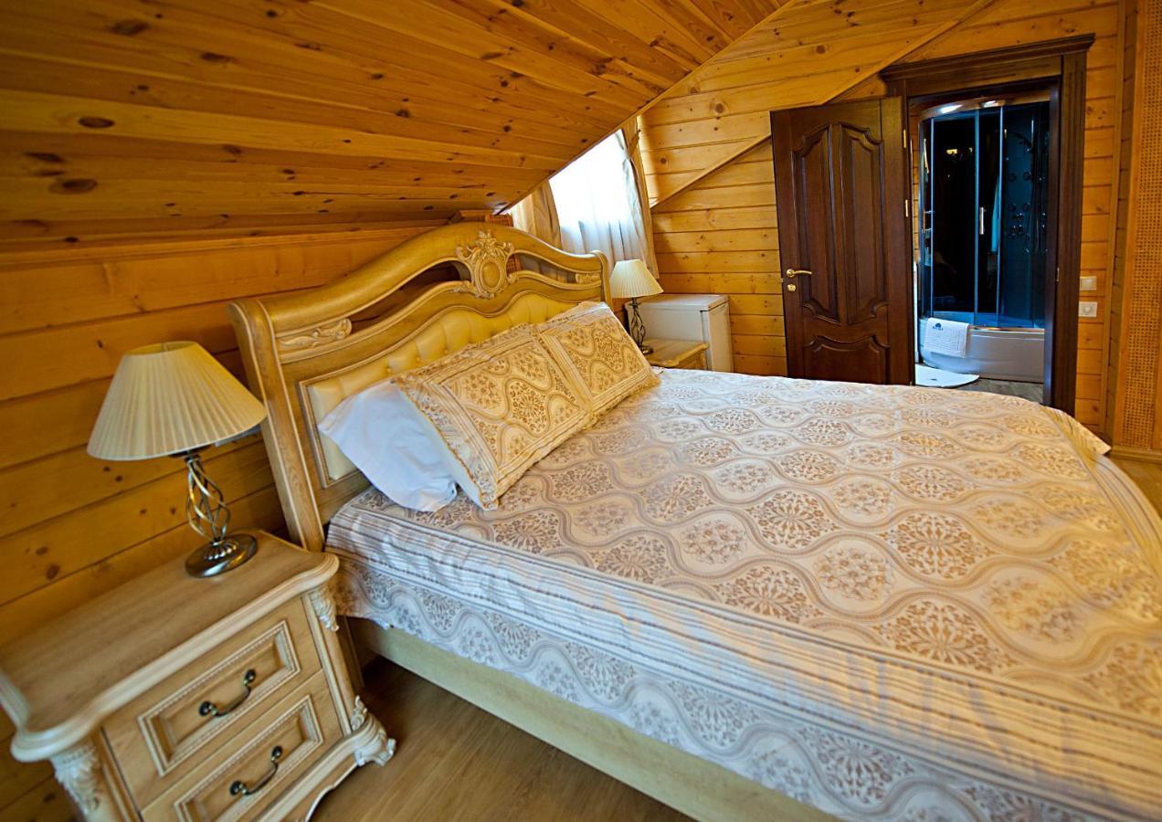 Комплекс Відпочинку Goldfіsh Сlub Guest House Babintsy Exterior photo